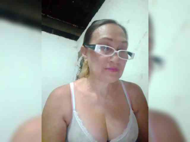 cherrywhite03 webcam