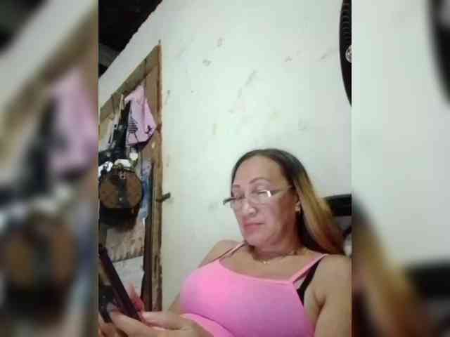 cherrywhite03 webcam