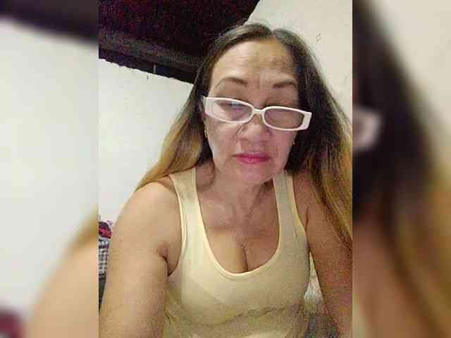 cherrywhite03 webcam