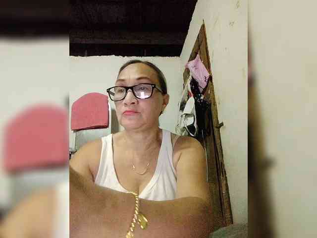 cherrywhite03 webcam