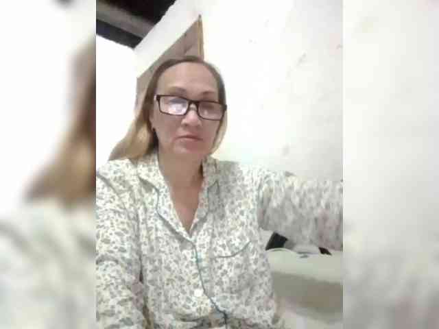 cherrywhite03 webcam