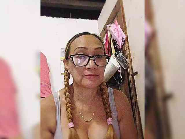 cherrywhite03 webcam