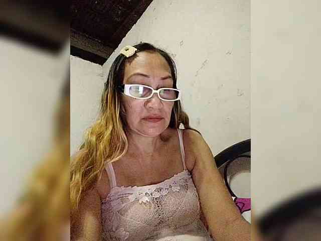 cherrywhite03 webcam