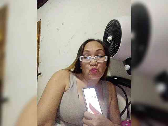 cherrywhite03 webcam