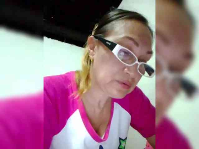 cherrywhite03 webcam