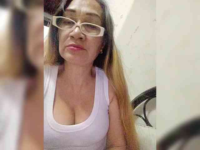 cherrywhite03 webcam