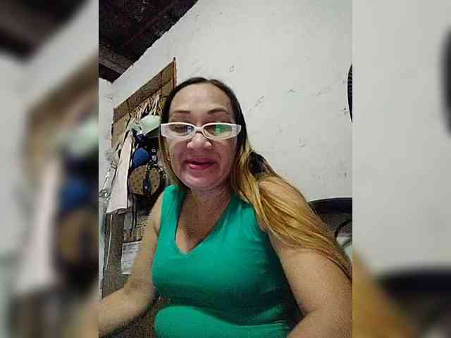 cherrywhite03 webcam