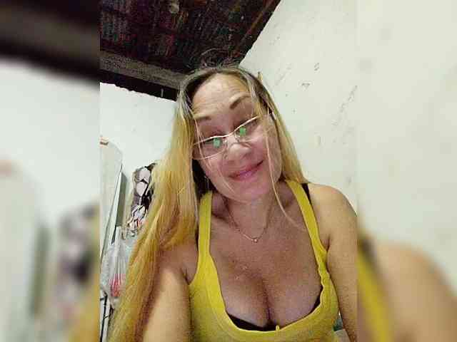 cherrywhite03 webcam