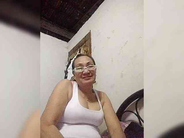 cherrywhite03 webcam