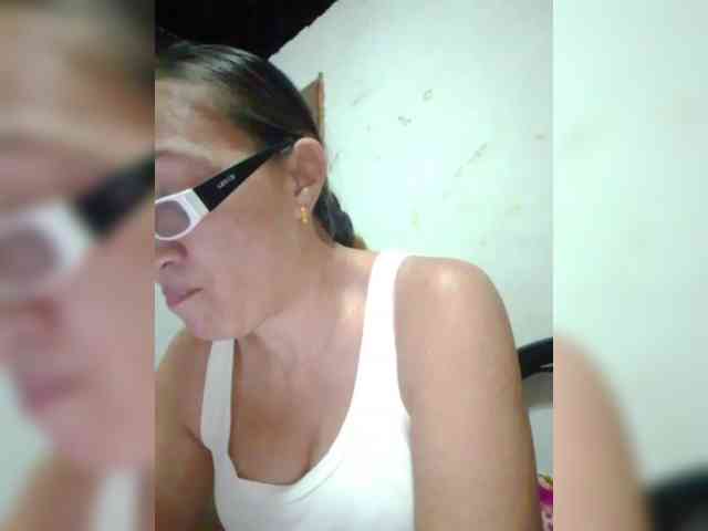 cherrywhite03 webcam