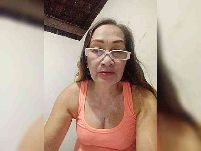 cherrywhite03 webcam