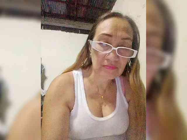 cherrywhite03 webcam