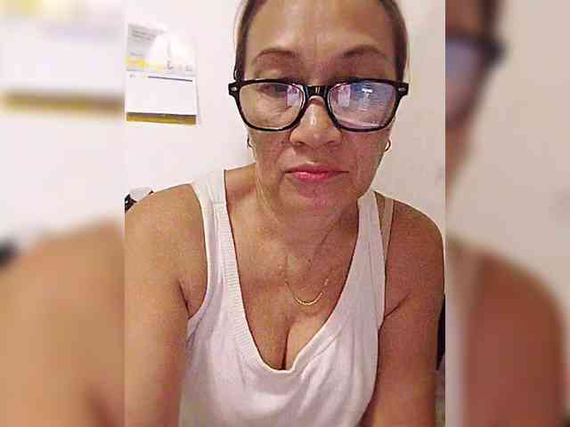 cherrywhite03 webcam