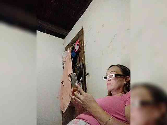 cherrywhite03 webcam