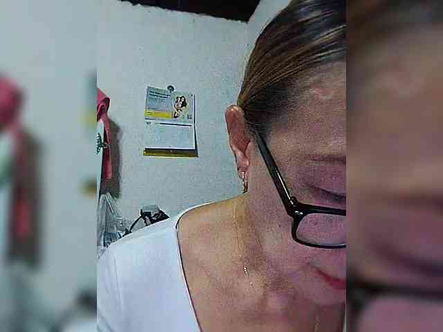 cherrywhite03 webcam