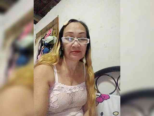 cherrywhite03 webcam