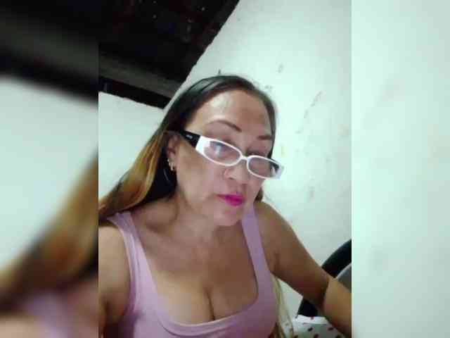 cherrywhite03 webcam