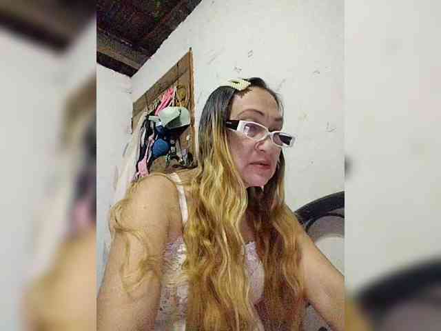 cherrywhite03 webcam