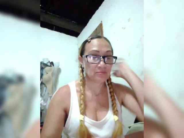 cherrywhite03 webcam