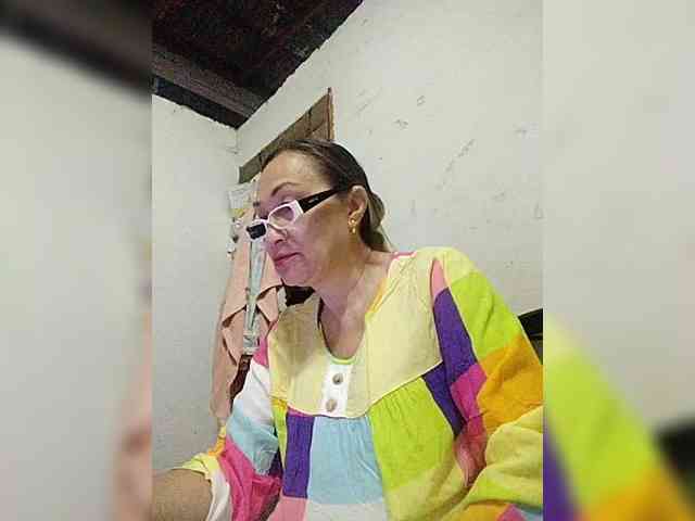 cherrywhite03 webcam