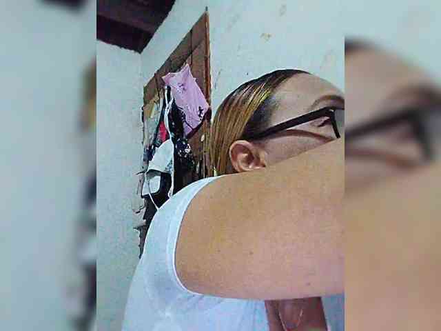 cherrywhite03 webcam