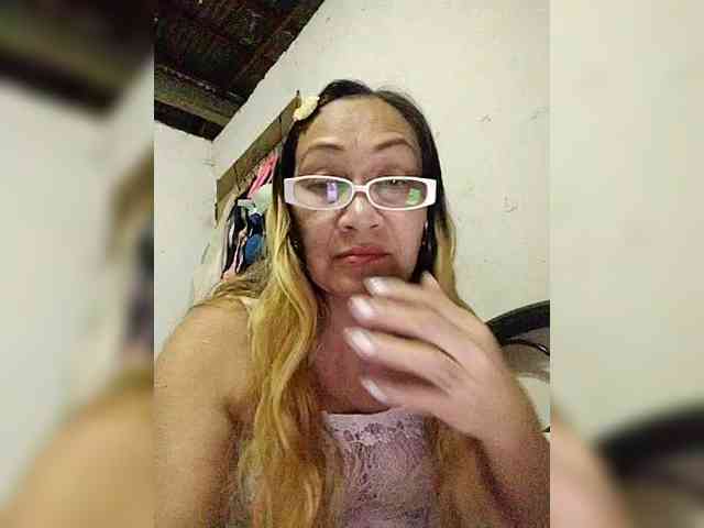 cherrywhite03 webcam