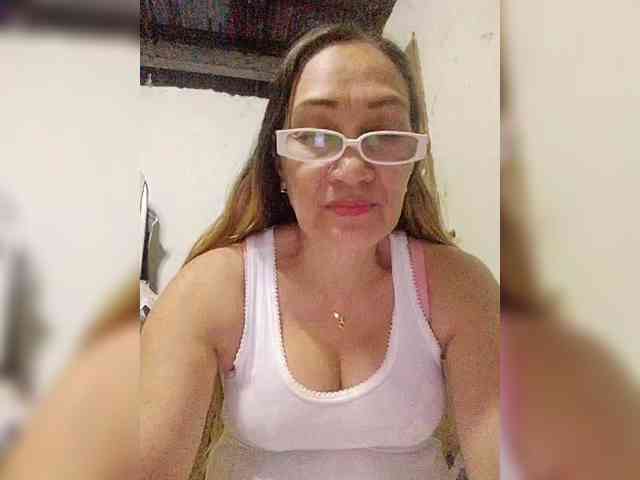 cherrywhite03 webcam