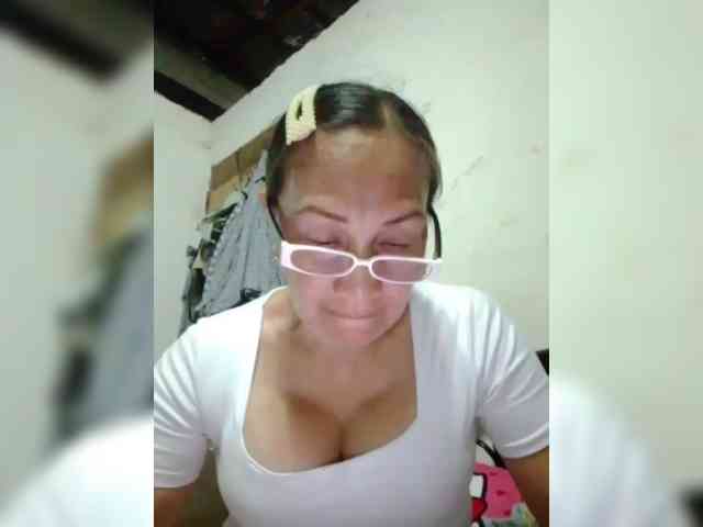 cherrywhite03 webcam