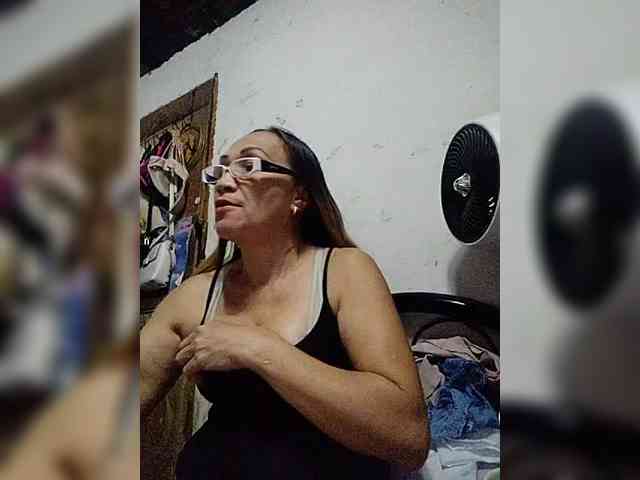 cherrywhite03 webcam