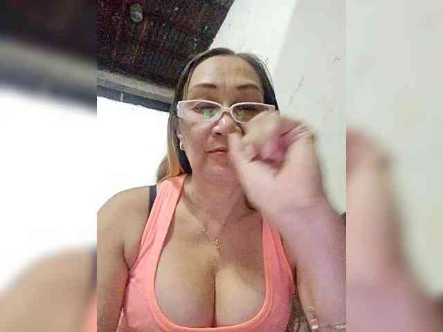 cherrywhite03 webcam