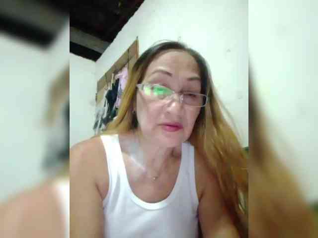 cherrywhite03 webcam