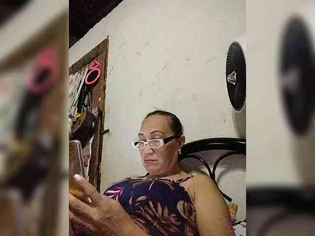 cherrywhite03 webcam