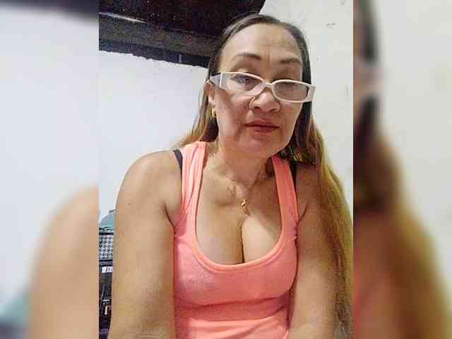 cherrywhite03 webcam