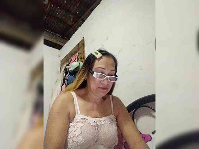 cherrywhite03 webcam