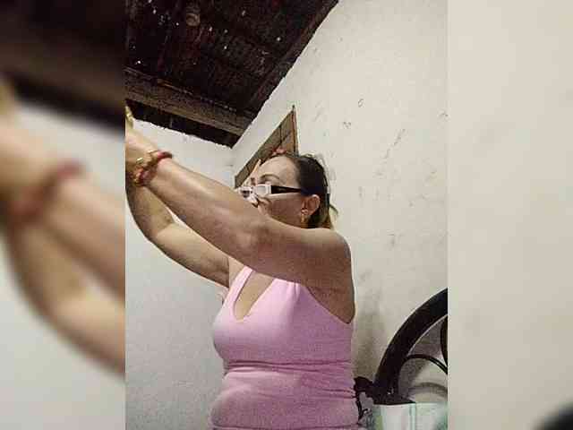 cherrywhite03 webcam