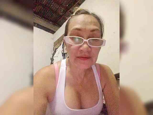 cherrywhite03 webcam