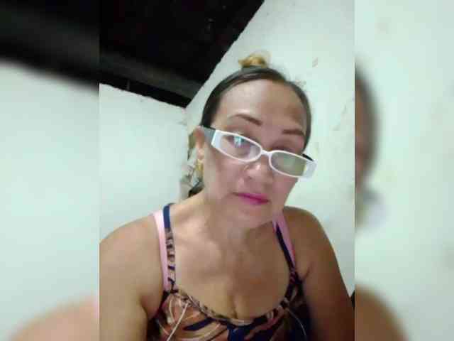 cherrywhite03 webcam