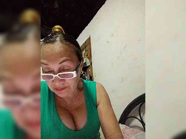 cherrywhite03 webcam