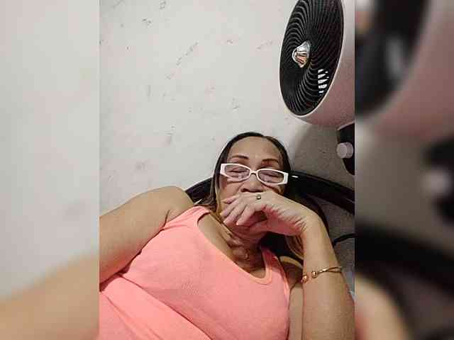 cherrywhite03 webcam