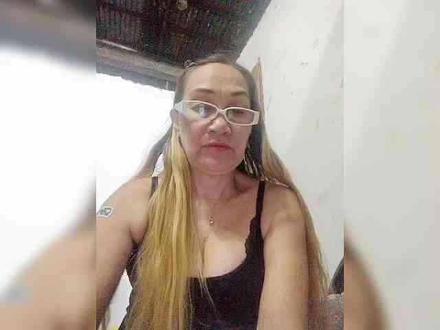 cherrywhite03 webcam