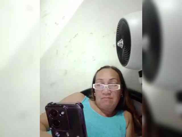 cherrywhite03 webcam