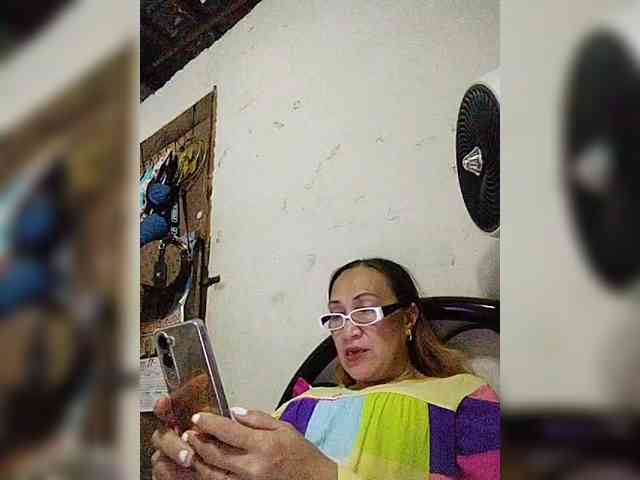 cherrywhite03 webcam