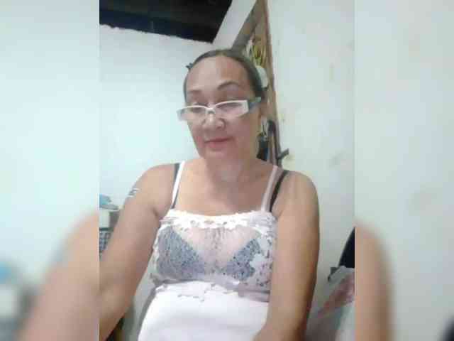 cherrywhite03 webcam