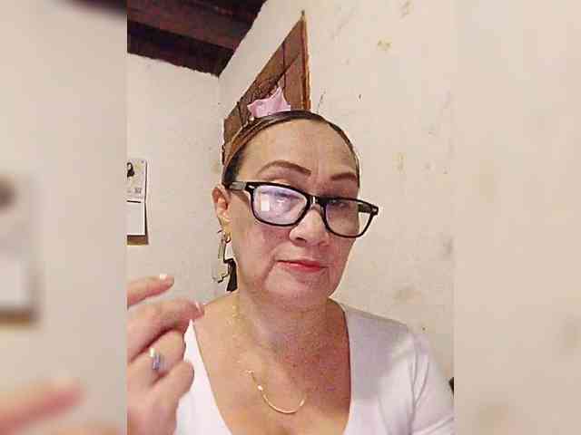 cherrywhite03 webcam