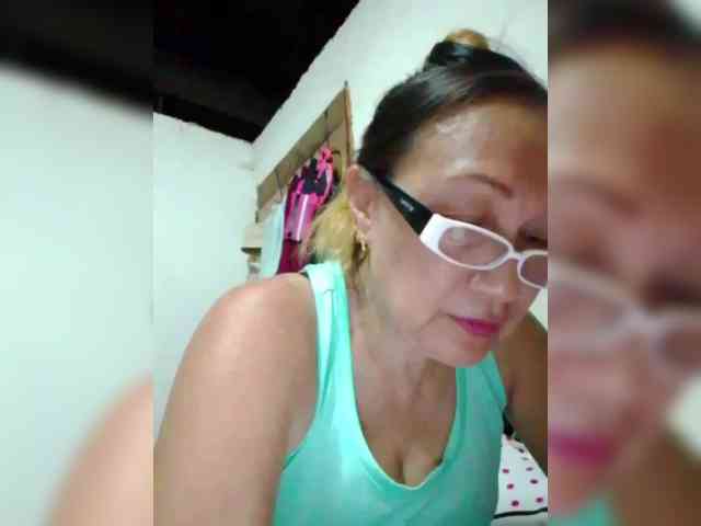 cherrywhite03 webcam