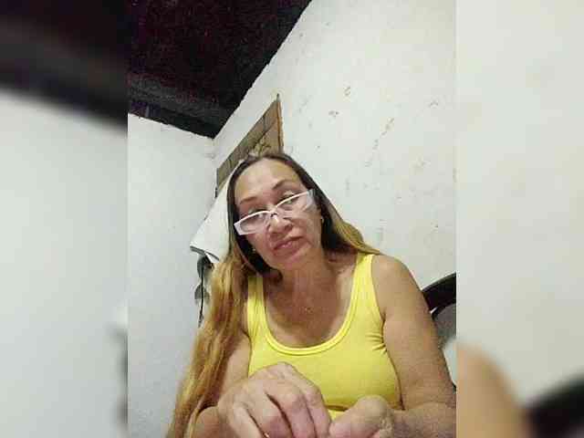 cherrywhite03 webcam