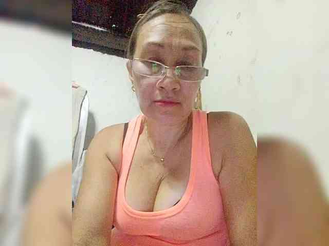 cherrywhite03 webcam