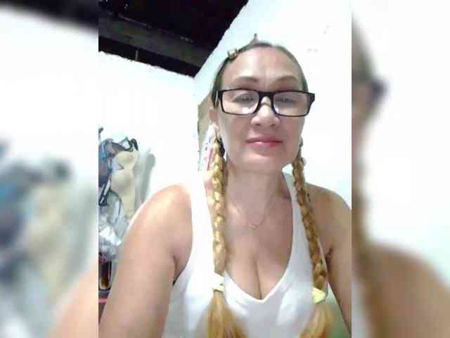cherrywhite03 webcam