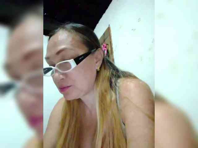 cherrywhite03 webcam