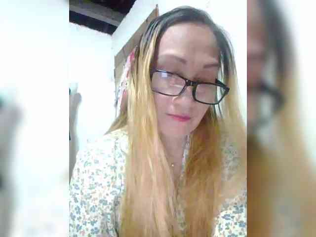 cherrywhite03 webcam